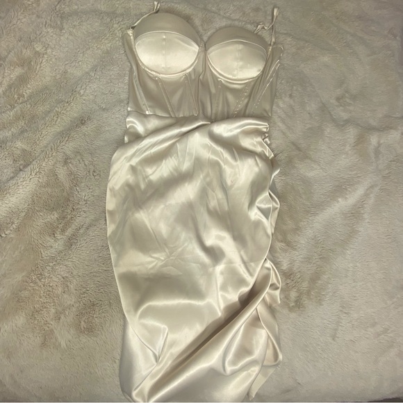 SHEIN SATIN SILK DRESS MEDIUM - Picture 2 of 4